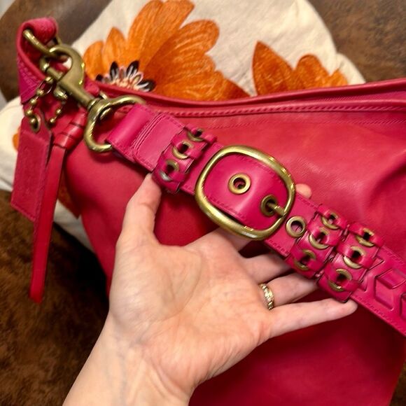 COACH BLEECKER XL HOBO 11423 BURNISHED LEATHER BRASS BUCKLE HANGTAG FUSCIA LNC! - Picture 5 of 17